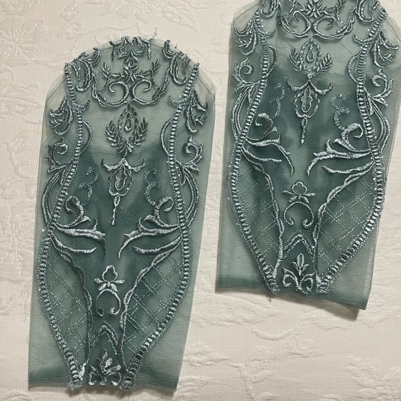 Ivonne D for Mon Cheri formal dress - Picture 3 of 6